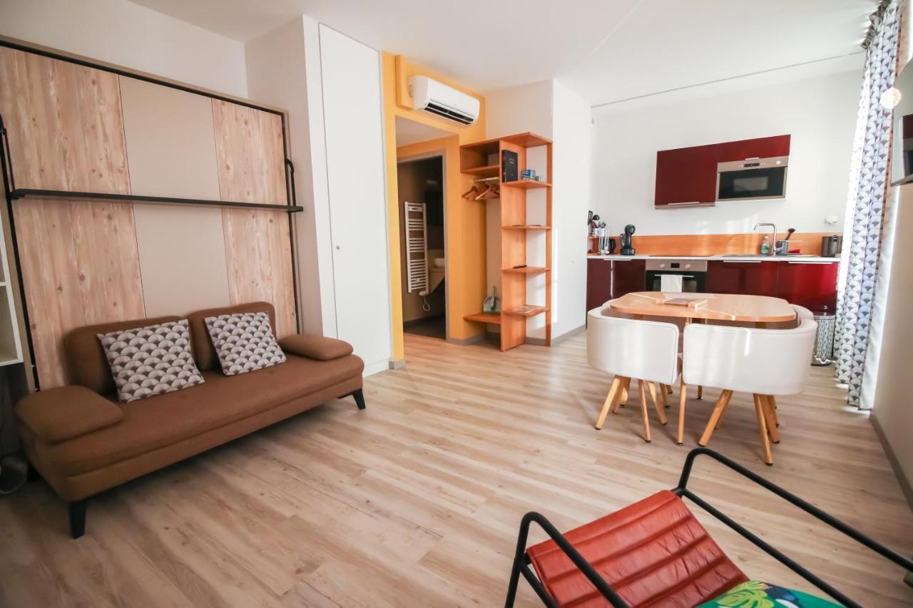 Les Halles Positives, Draps Compris Sarlat-la-Caneda Bagian luar foto